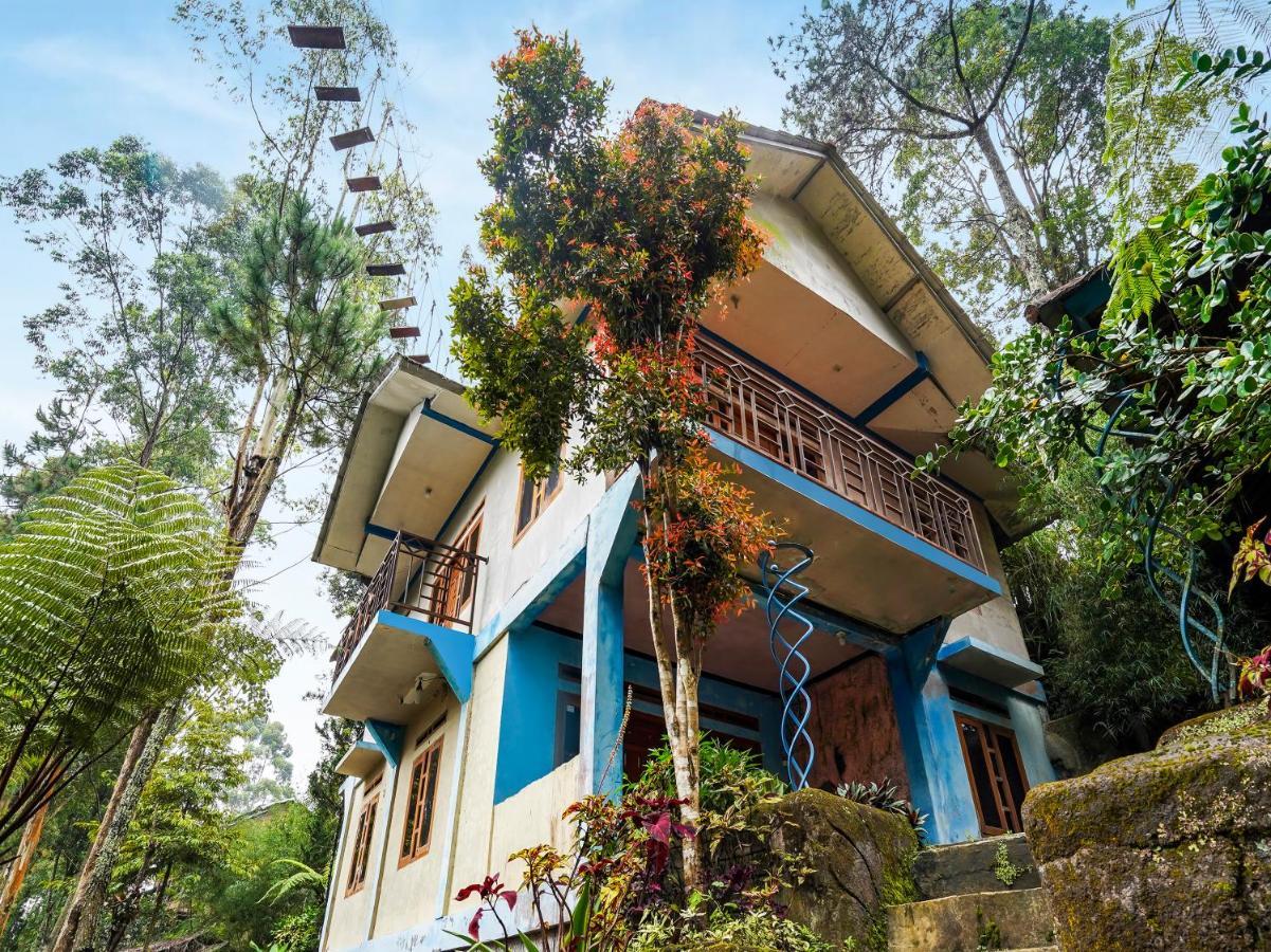 Oyo Homes 90915 Eco Tourism Desa Cihanjuang Rahayu Ciwangun Indah Camp Villas Bongkar Dış mekan fotoğraf