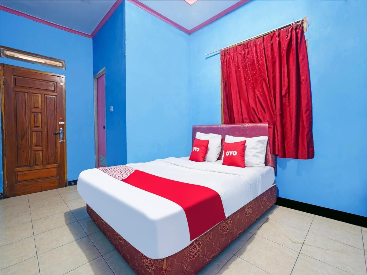 Oyo Homes 90915 Eco Tourism Desa Cihanjuang Rahayu Ciwangun Indah Camp Villas Bongkar Dış mekan fotoğraf