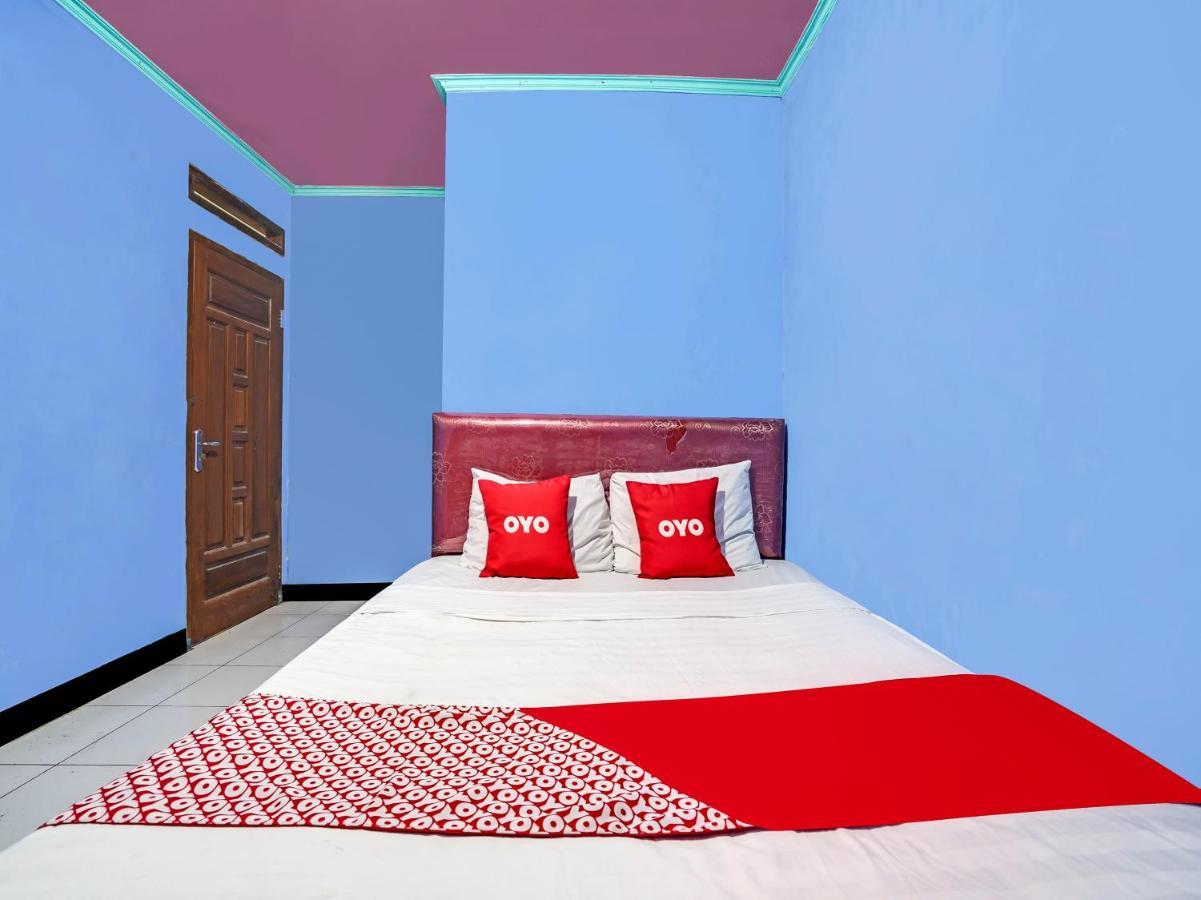 Oyo Homes 90915 Eco Tourism Desa Cihanjuang Rahayu Ciwangun Indah Camp Villas Bongkar Dış mekan fotoğraf