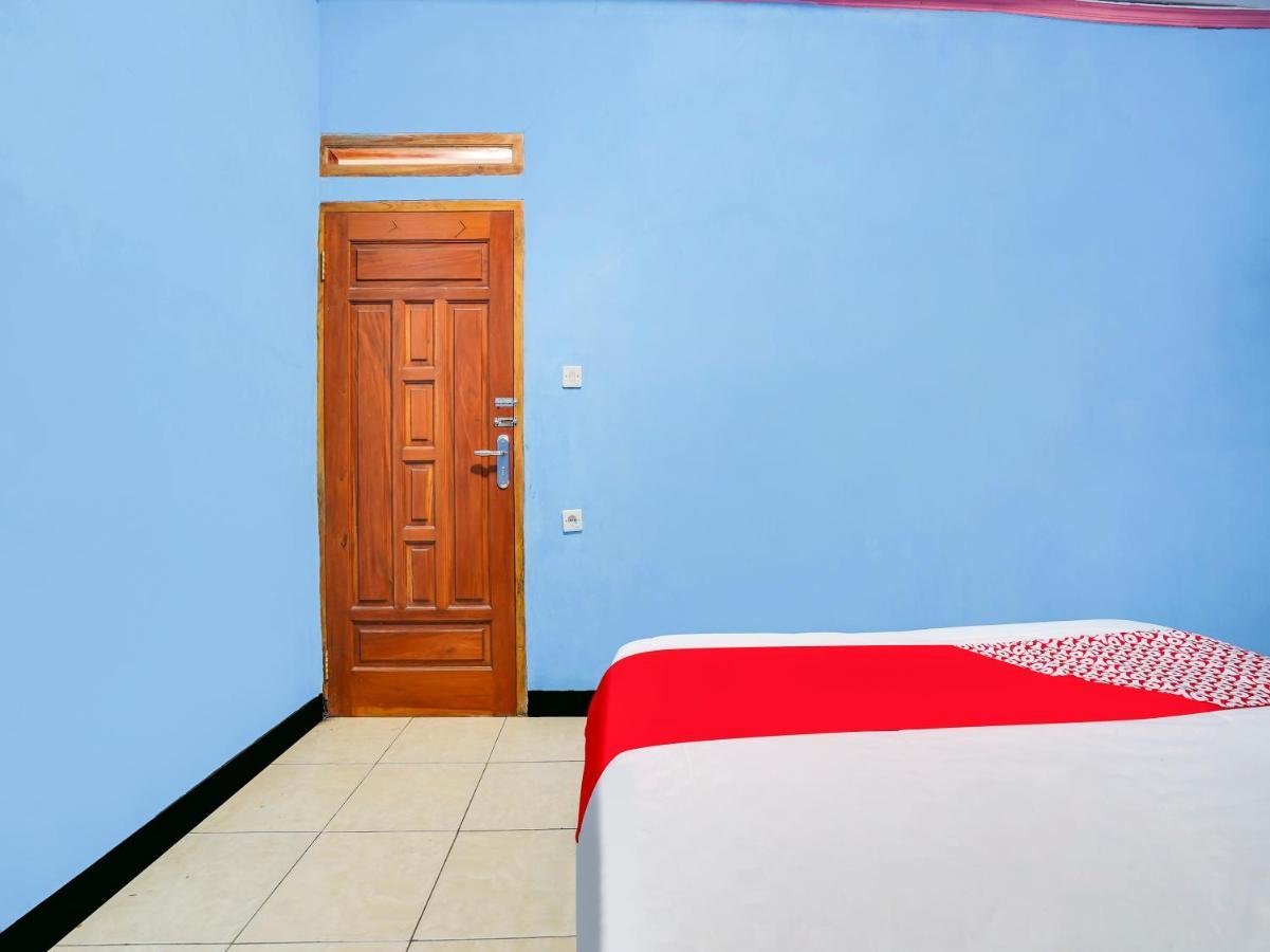 Oyo Homes 90915 Eco Tourism Desa Cihanjuang Rahayu Ciwangun Indah Camp Villas Bongkar Dış mekan fotoğraf