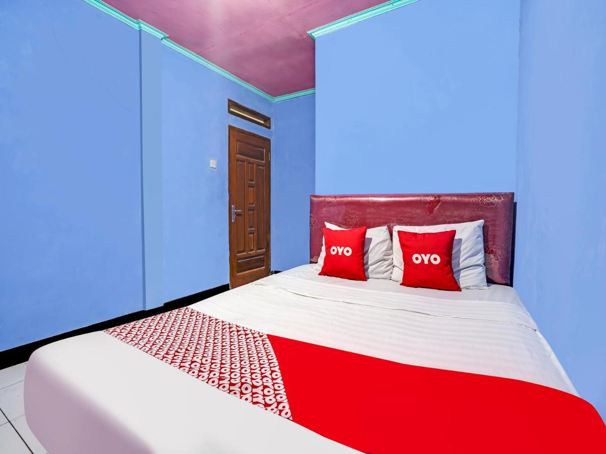 Oyo Homes 90915 Eco Tourism Desa Cihanjuang Rahayu Ciwangun Indah Camp Villas Bongkar Dış mekan fotoğraf